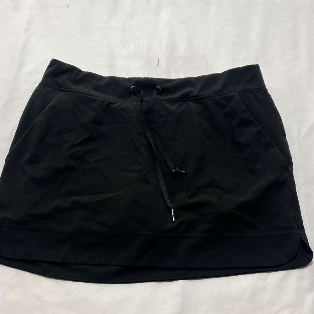 Gaiam black athletic performance skort size medium